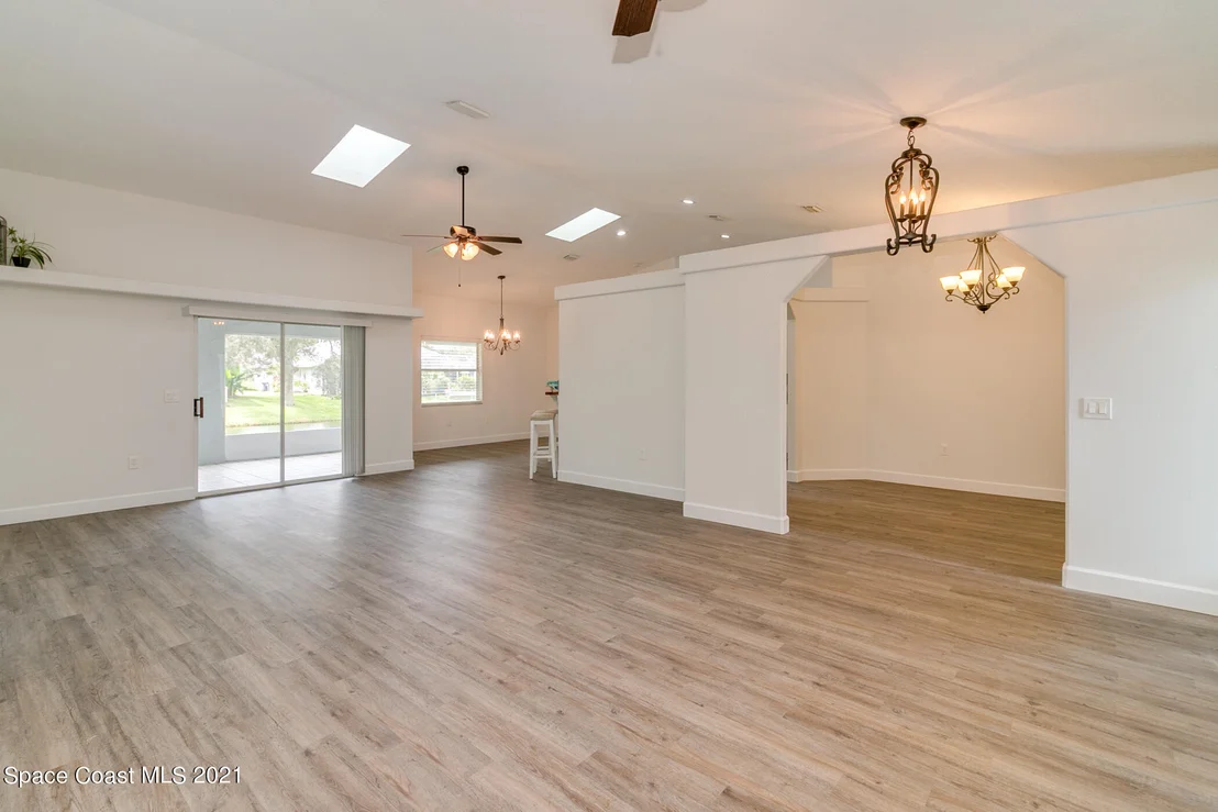 Photo of 1227 Winding Meadows Road