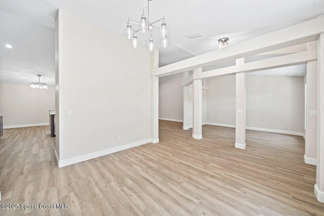 Photo of 5863 Newbury Circle