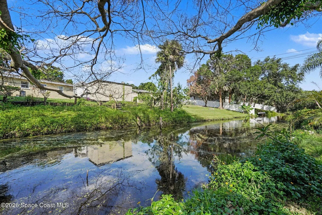 Photo of 427 Lynn Avenue