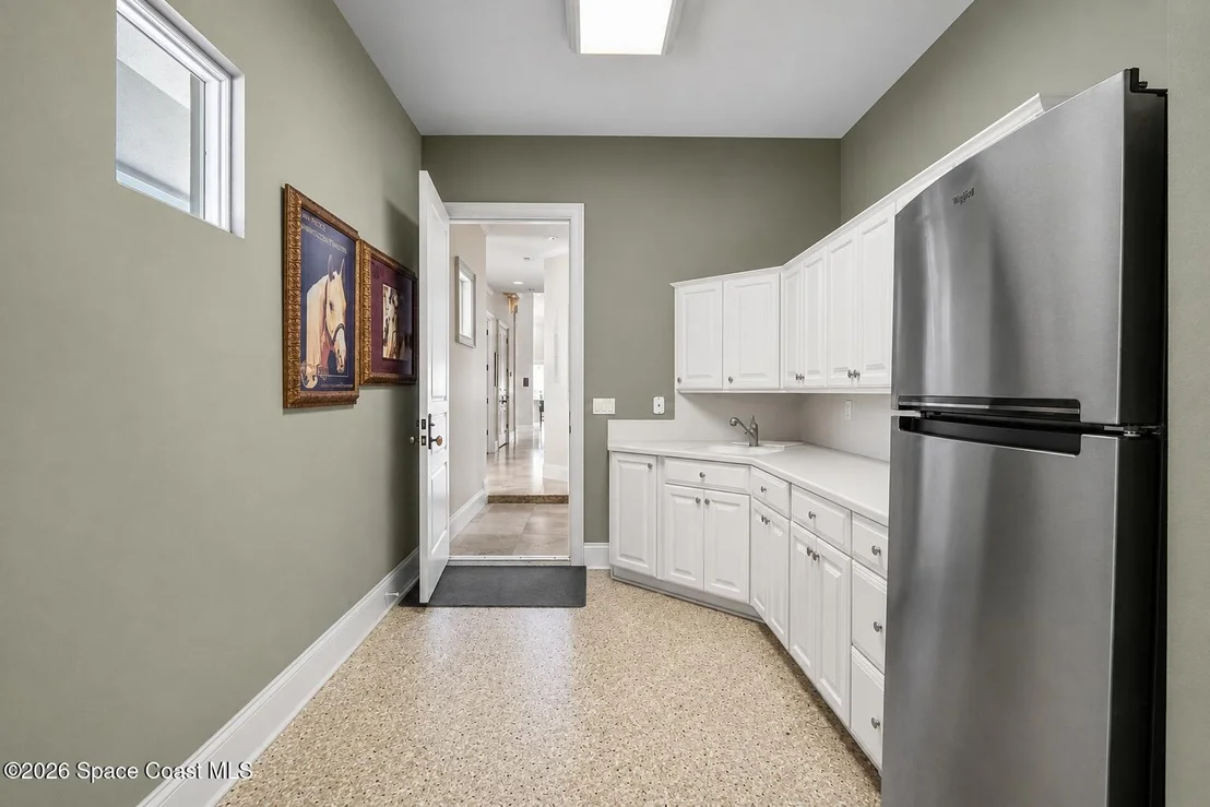 Photo of 200 Riverside Drive