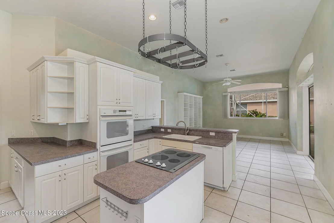 Photo of 990 Starling Way