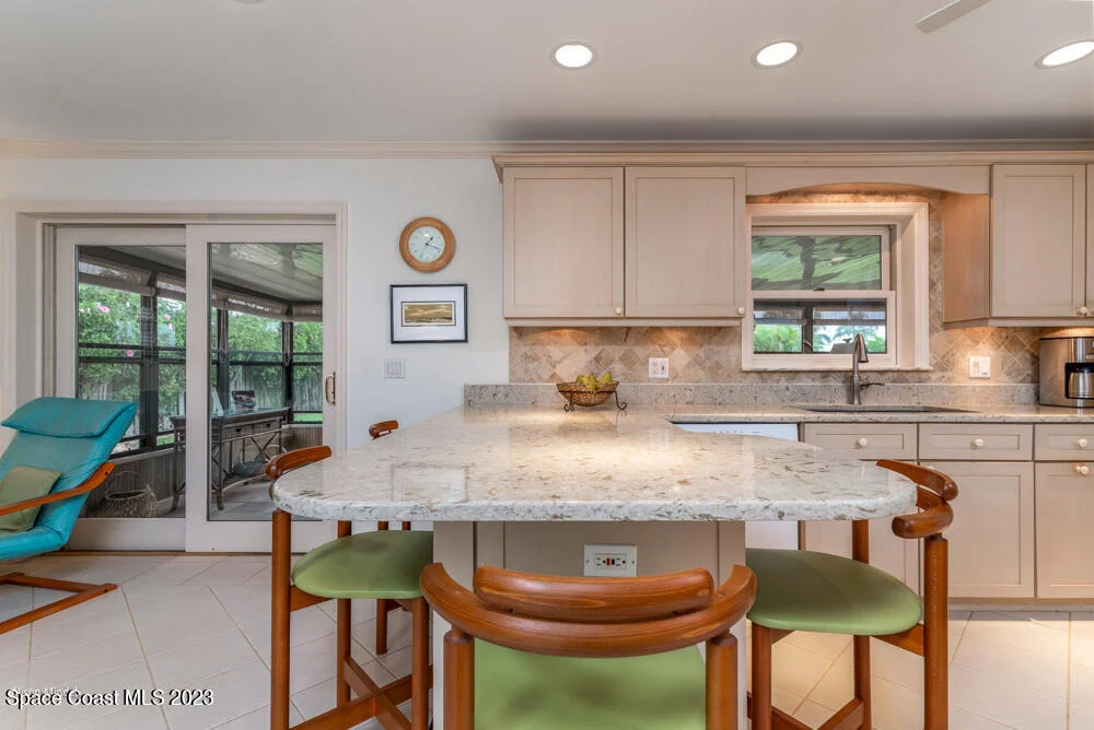 Photo of 2115 S River Road