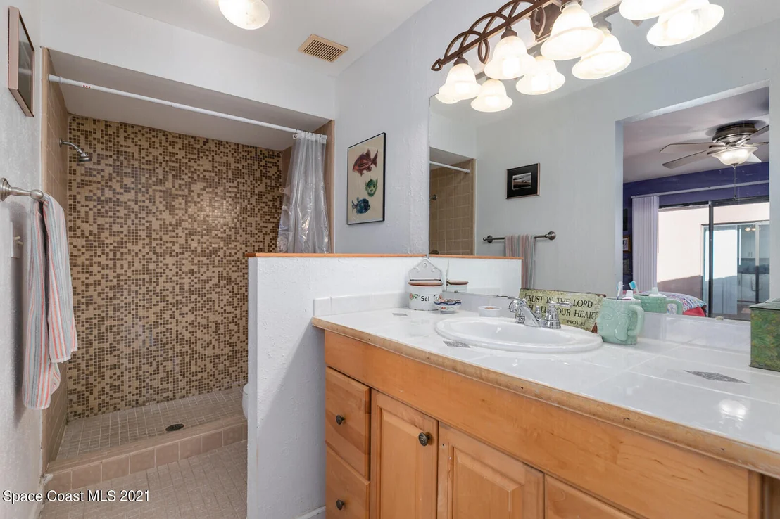 Photo of 310 Bayhead Drive