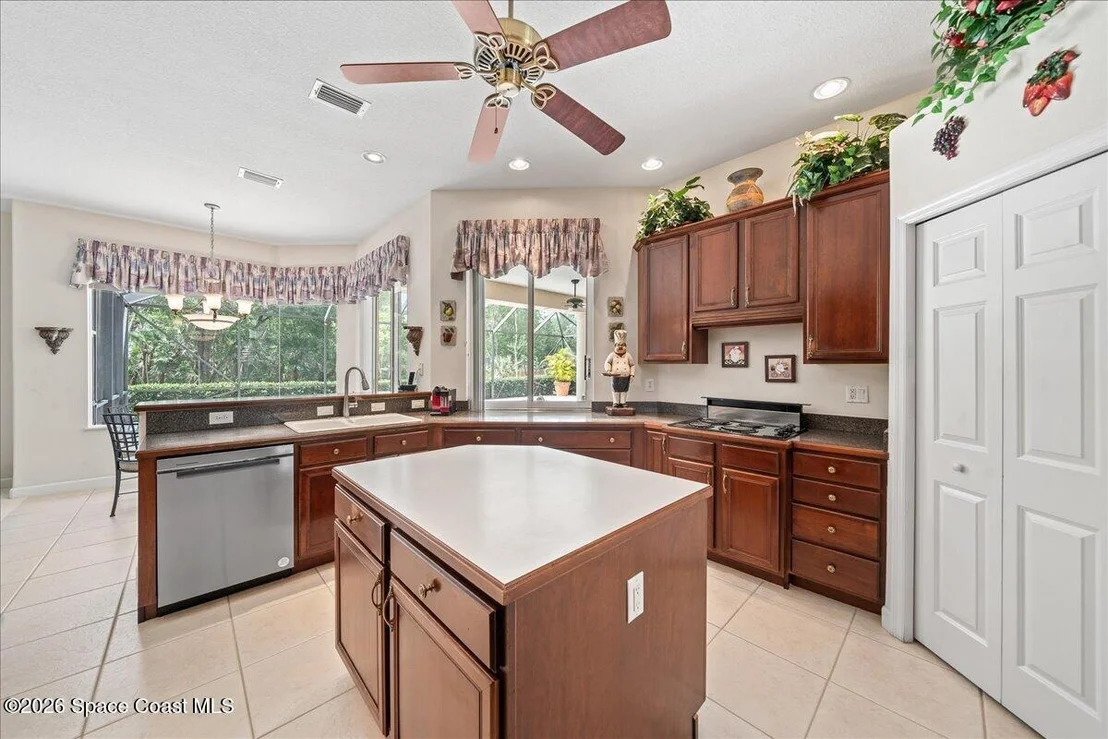 Photo of 4693 Canard Road