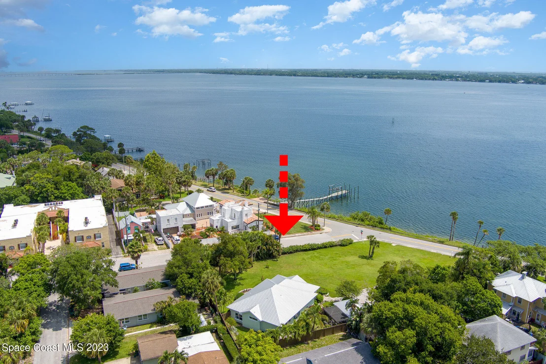 Photo of 413 N Indian River Drive
