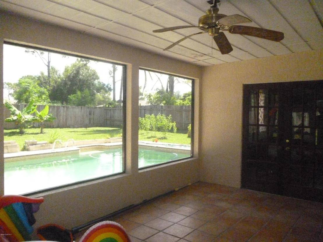Photo of 1239 Packer Road SE