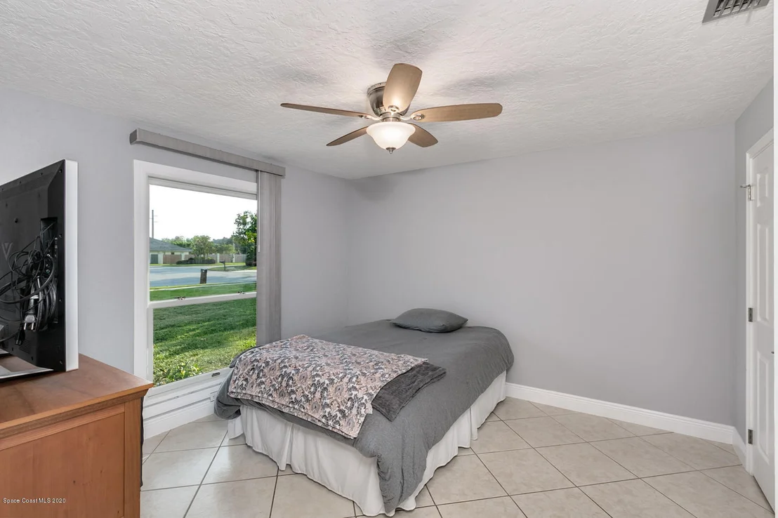 Photo of 552 Rio Casa Drive N