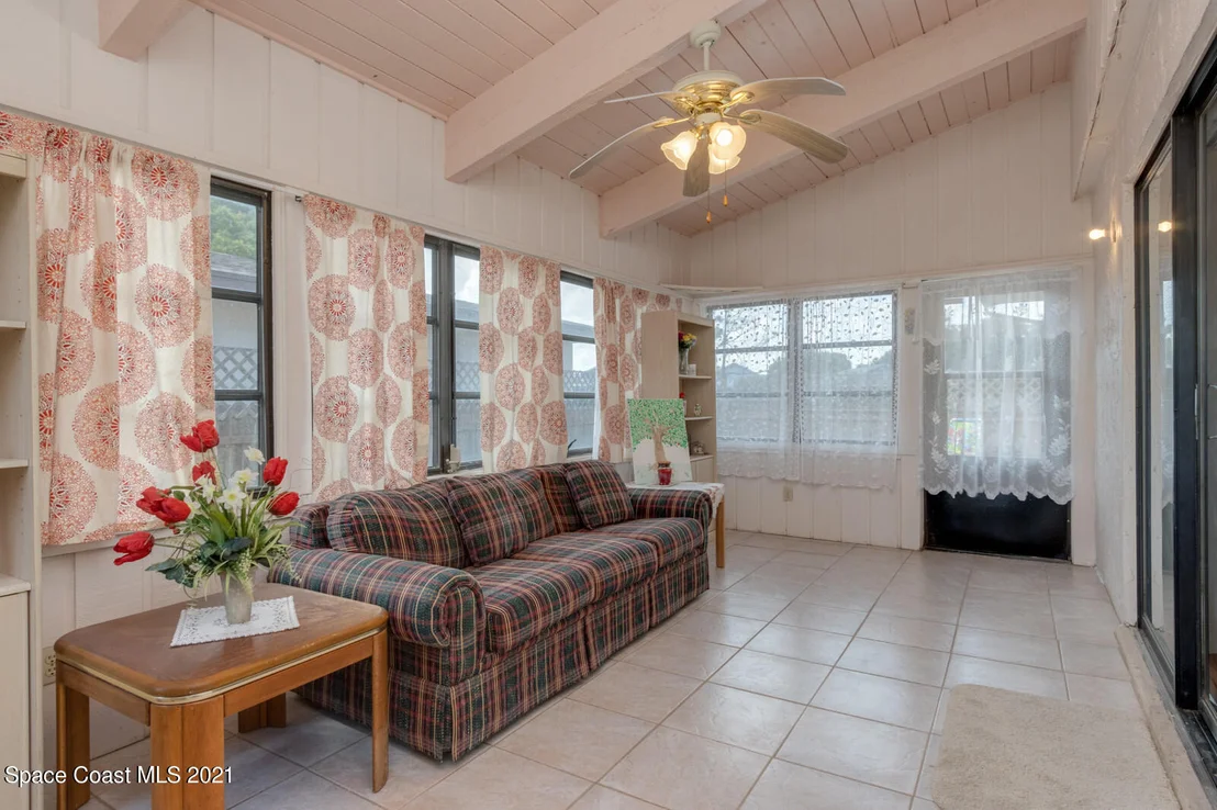 Photo of 340 Bayhead Drive