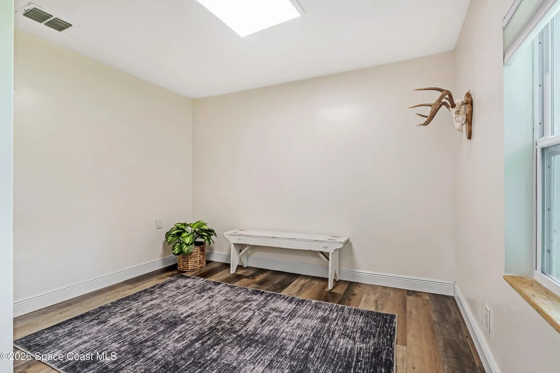 Photo of 4779 Alfred Street