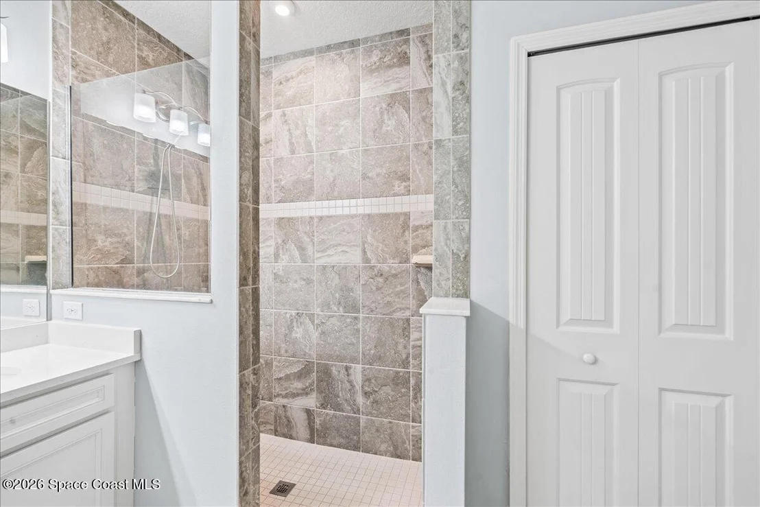 Photo of 800 Lyons Circle NW