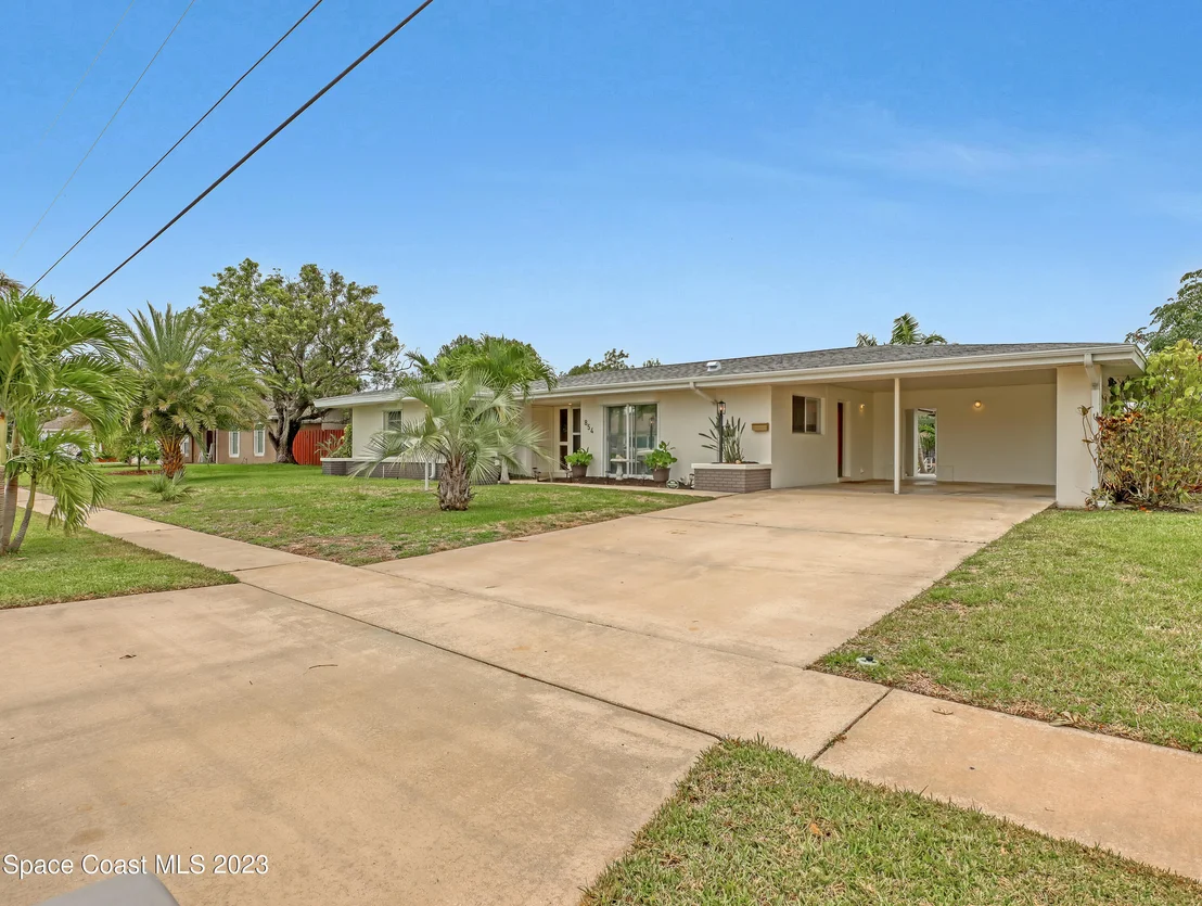 Photo of 854 Daytona Drive NE