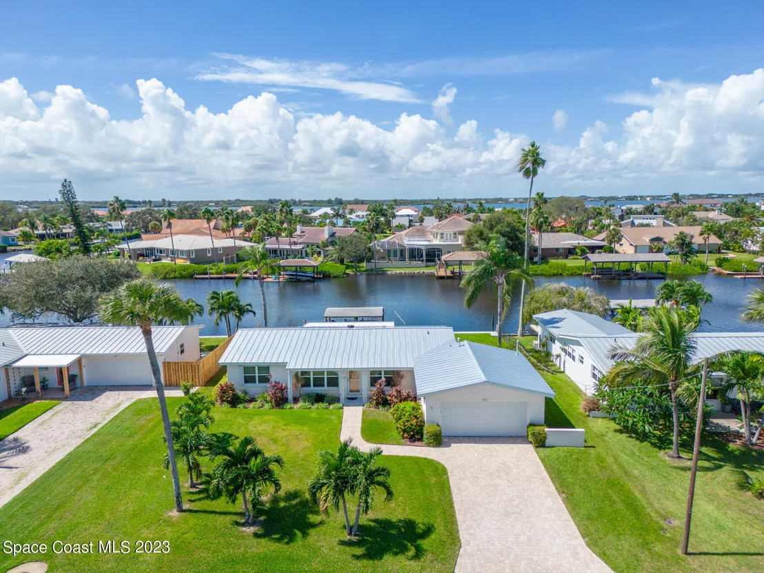 Photo of 209 River Road