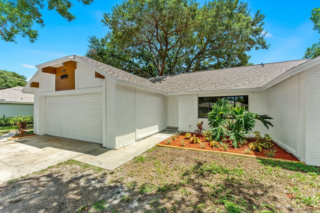 Photo of 4695 Robert Street