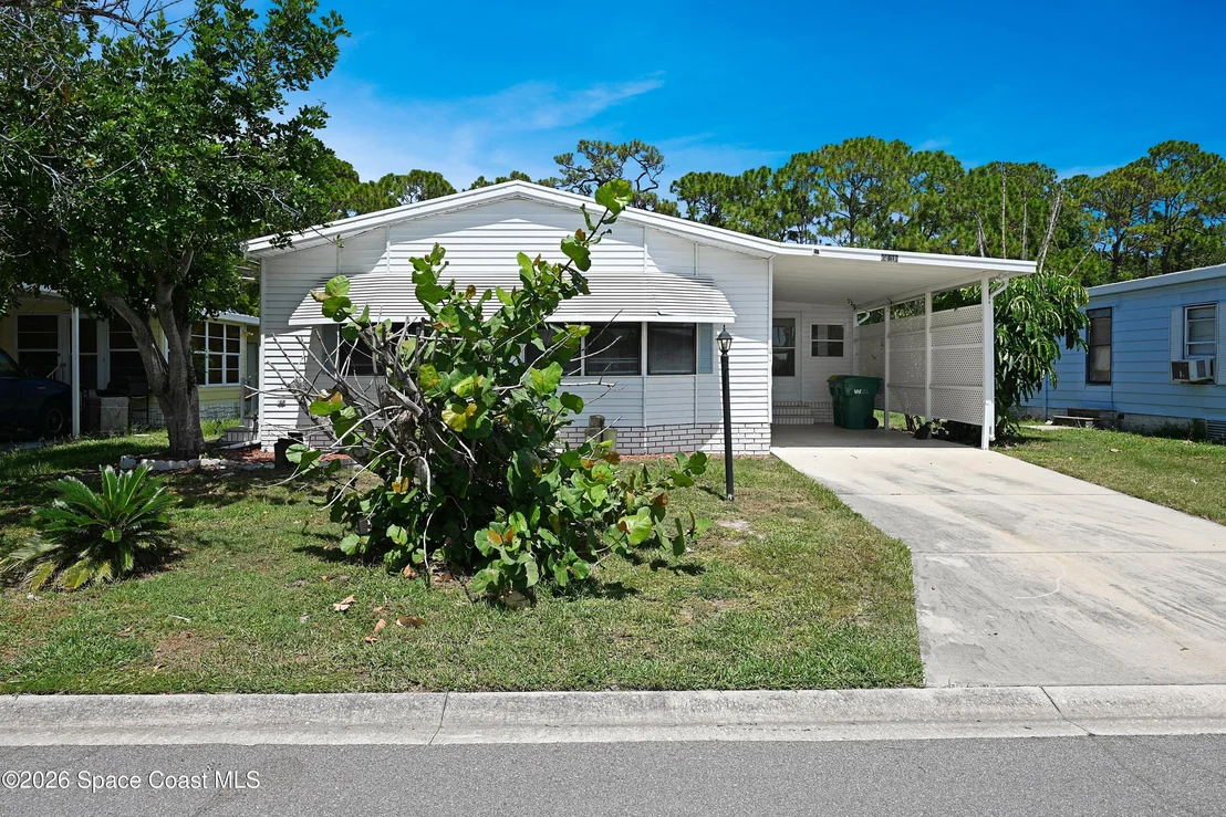 Photo of 451 E Egret Circle