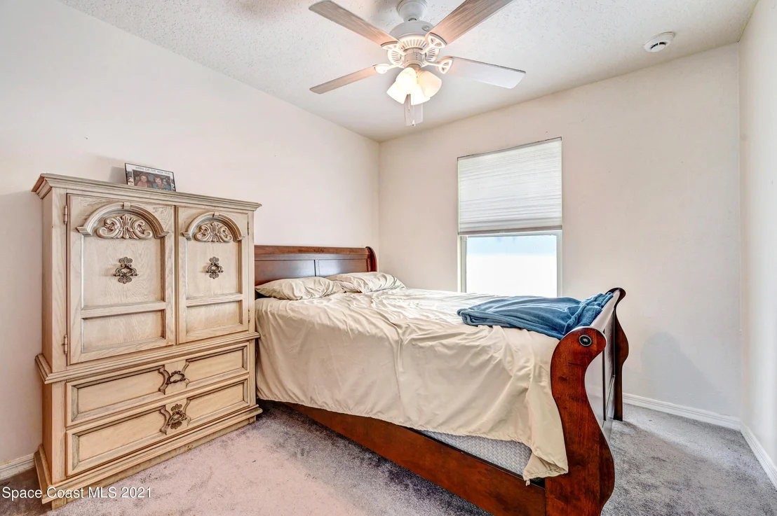 Photo of 6621 Bancroft Avenue