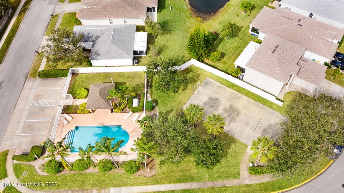 Photo of 1153 White Oak Circle