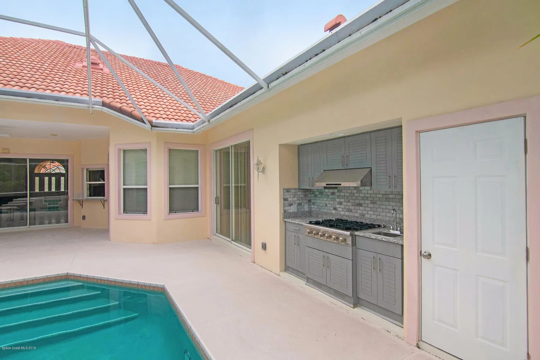 Photo of 759 Glengarry Drive