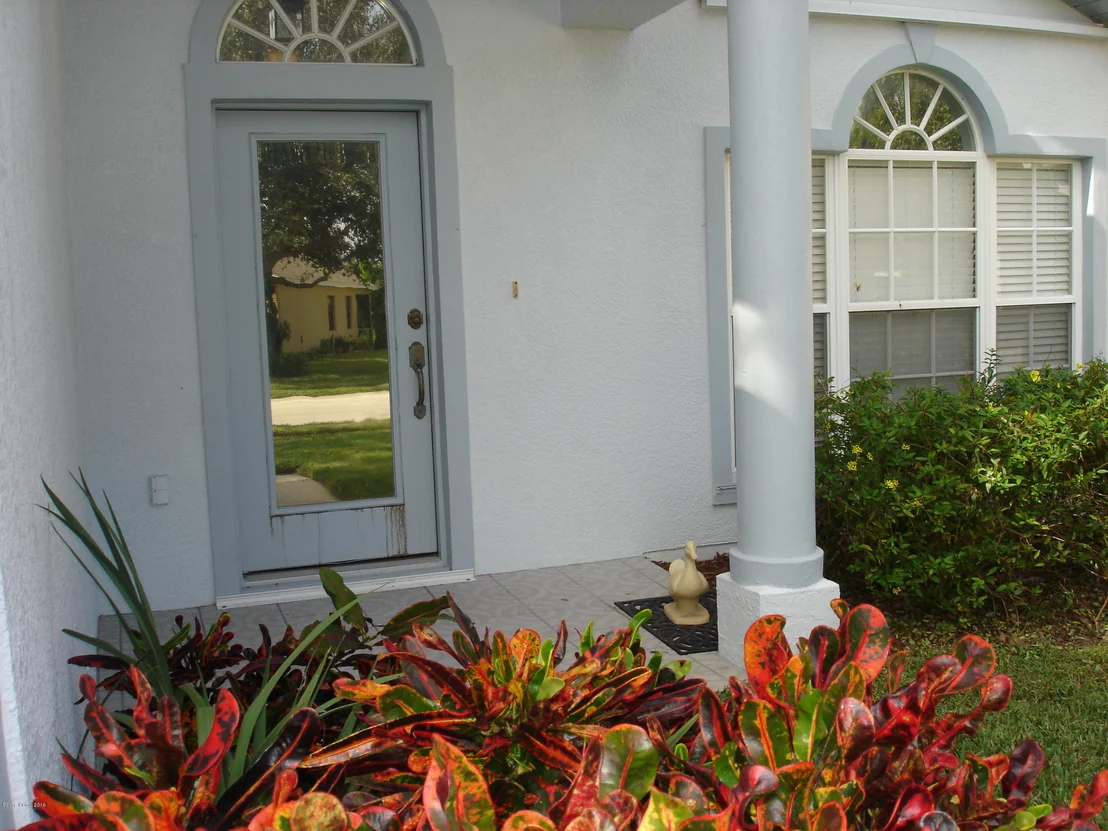 Photo of 1050 NE Pine Creek Circle NE