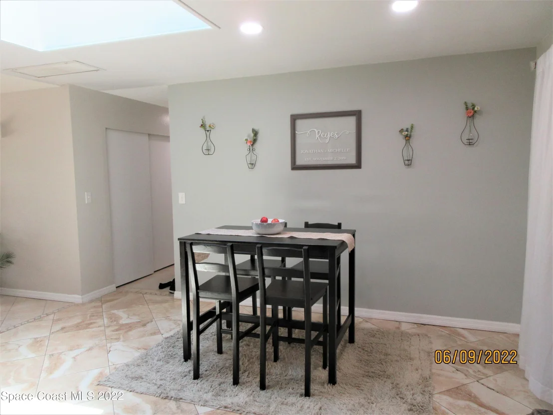 Photo of 2547 Locksley Road