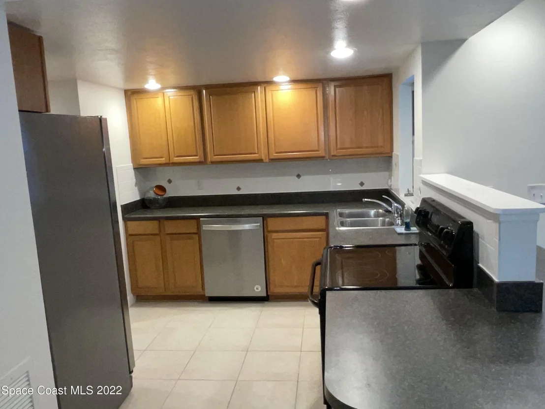 Photo of 941 Kings Post Road