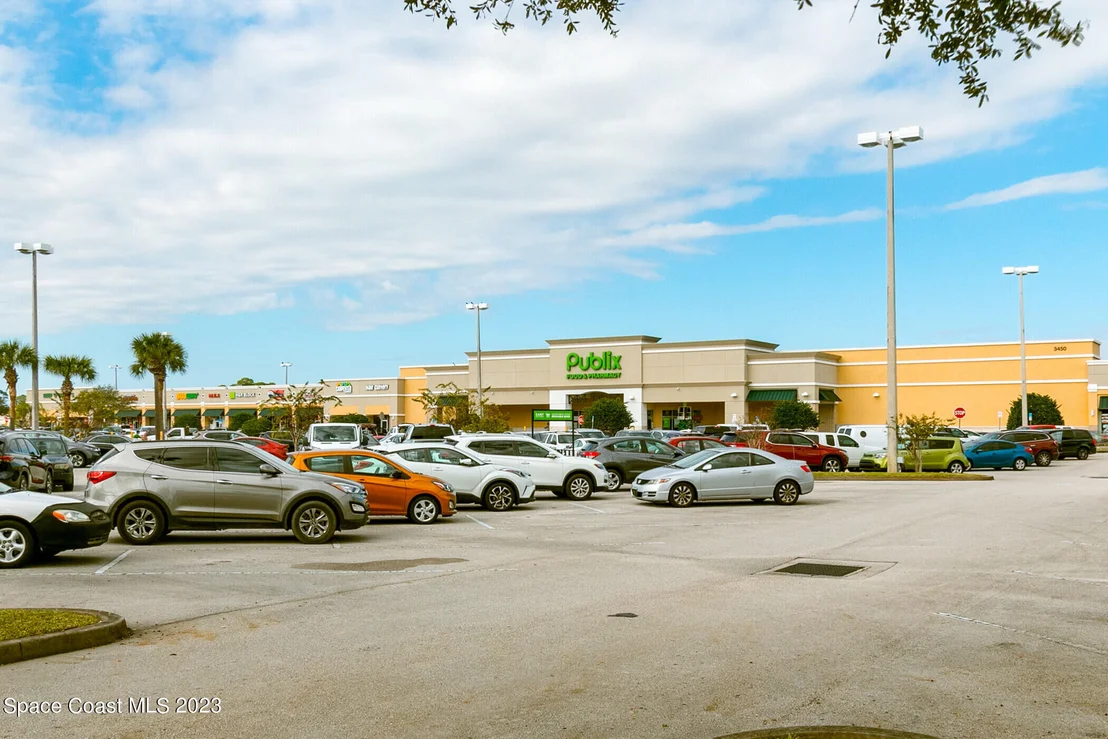 Photo of 2124 Windbrook Drive SE