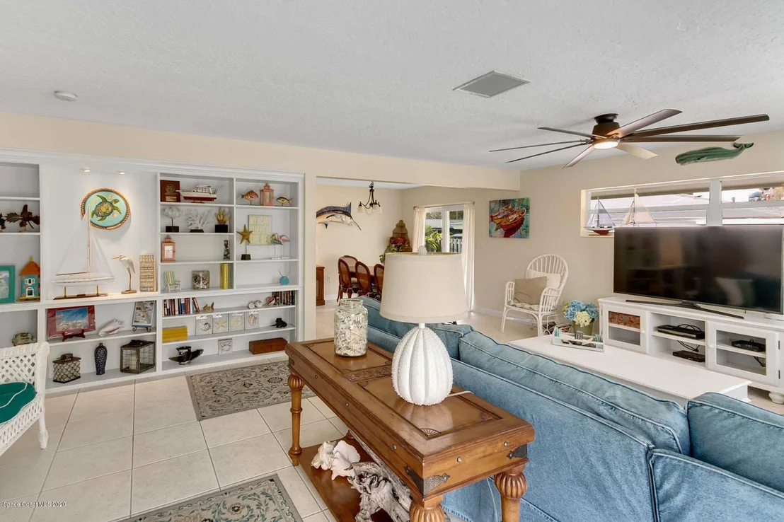 Photo of 570 Bahama Drive