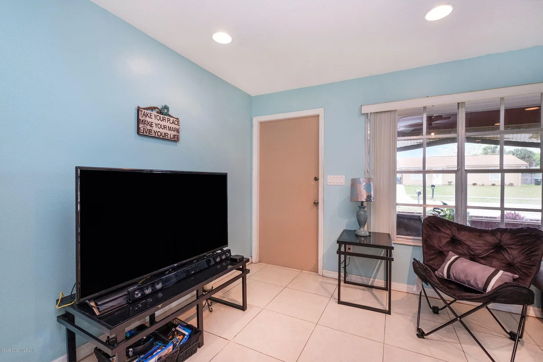 Photo of 945 Burn Drive NE