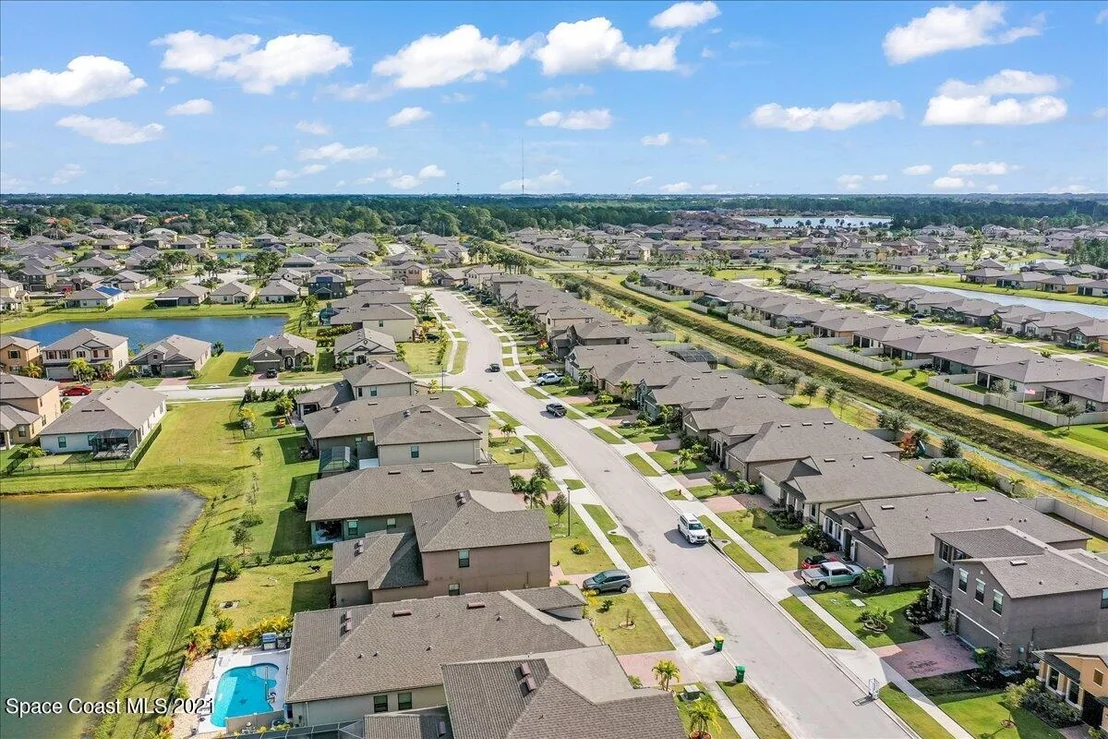 Photo of 4528 Alligator Flag Circle