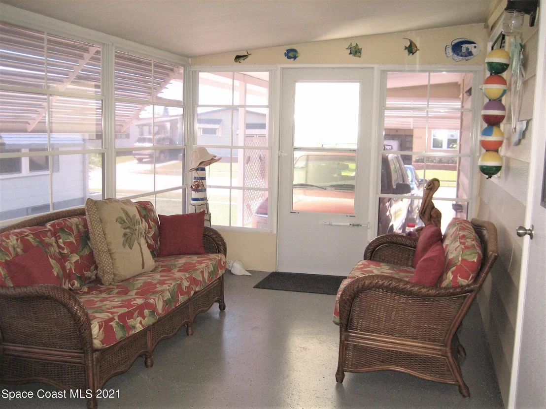 Photo of 2329 Coconut Palm Drive NE