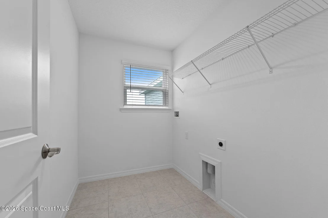 Photo of 926 Castleford Avenue NE