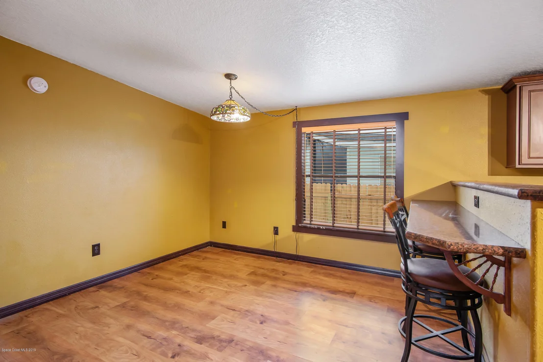 Photo of 497 Louis Drive