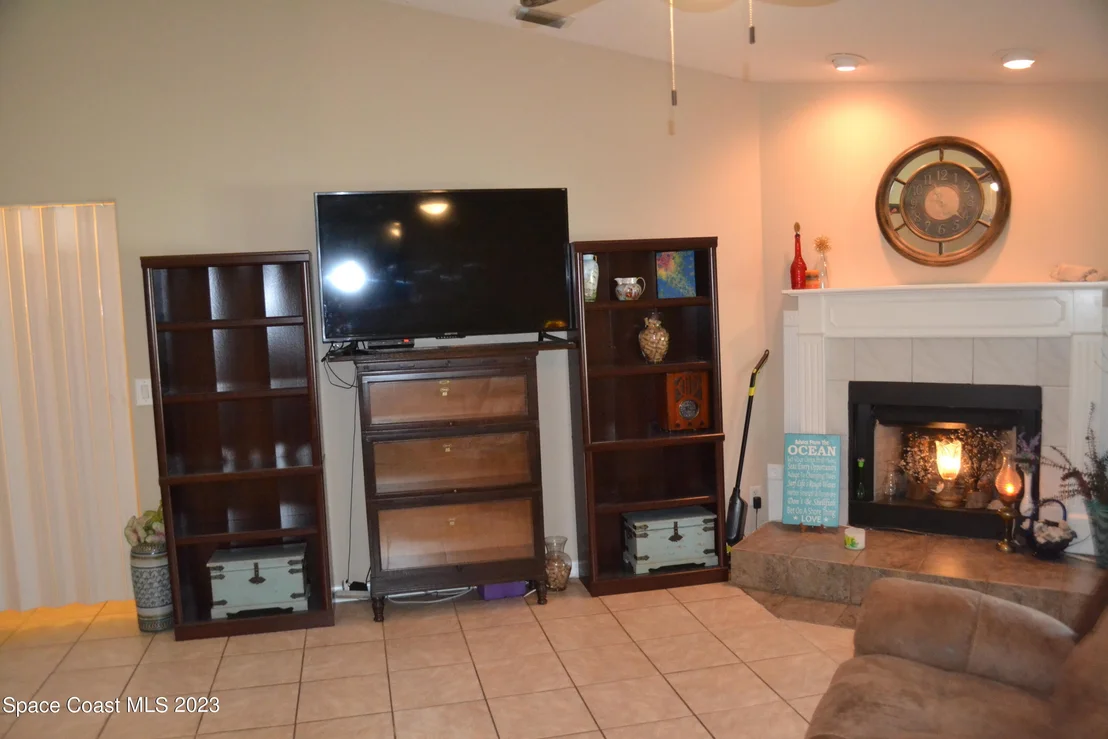 Photo of 834 Honeysuckle Drive