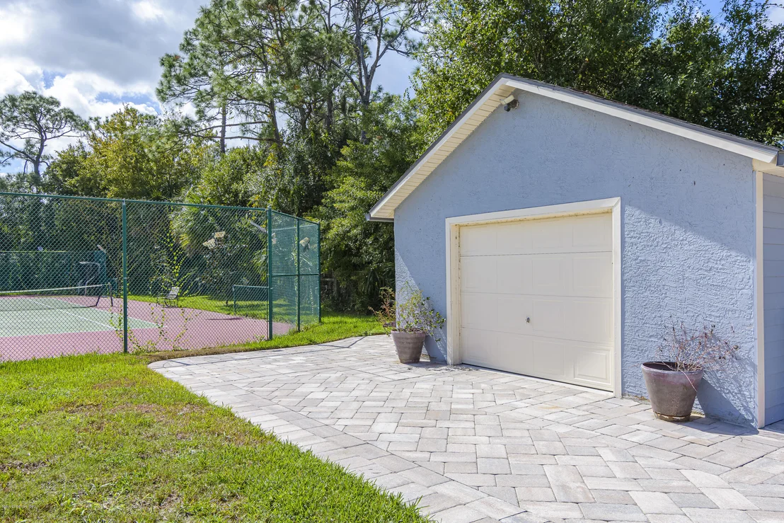 Photo of 4085 Lake Washington Road