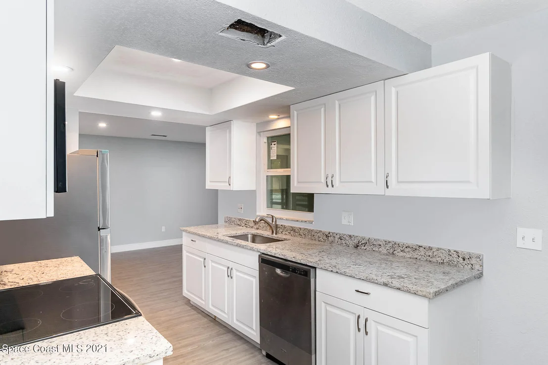 Photo of 646 Ford Circle W