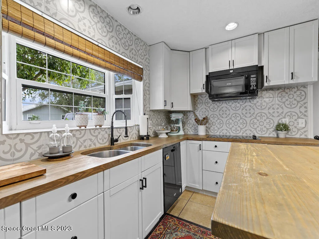 Photo of 121 Harris Drive