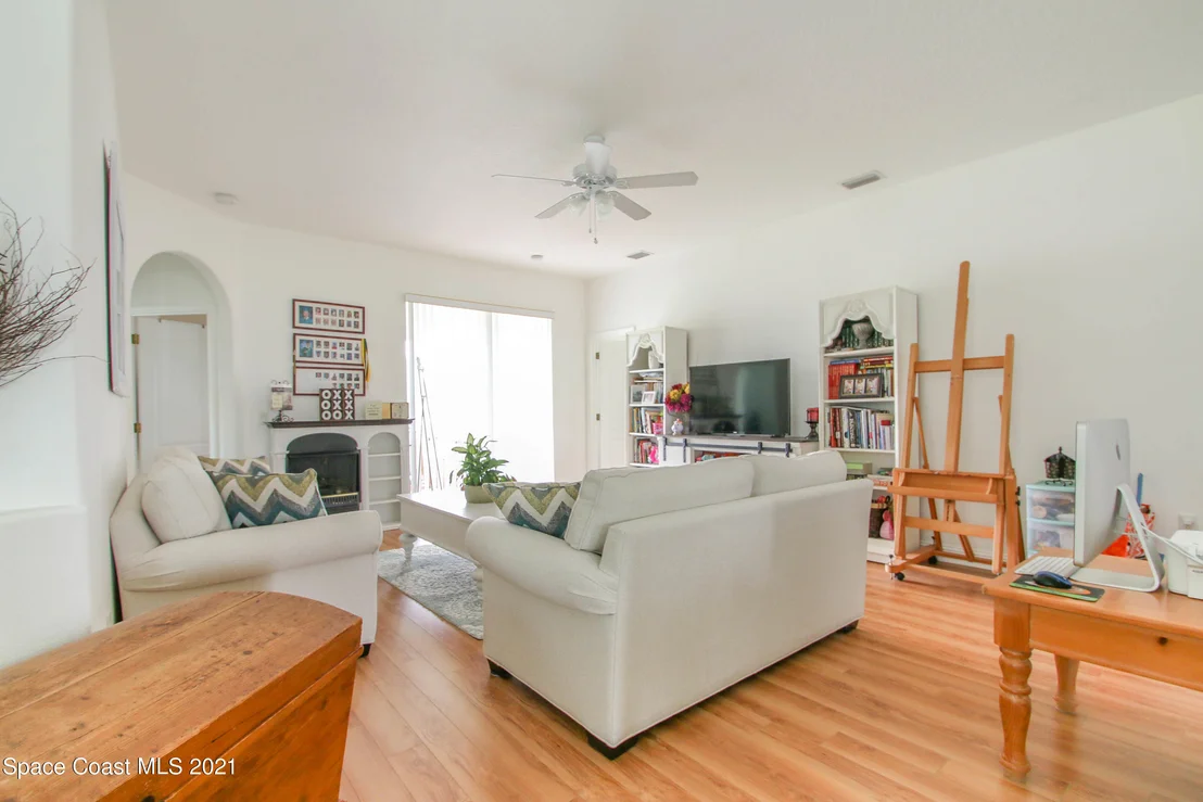 Photo of 1462 Hemingway Boulevard