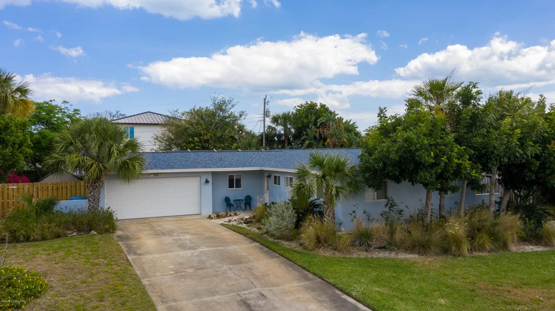 Photo of 305 Banyan Way