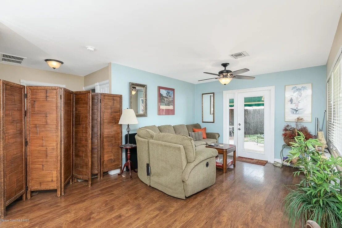 Photo of 1070 Riverdale Drive