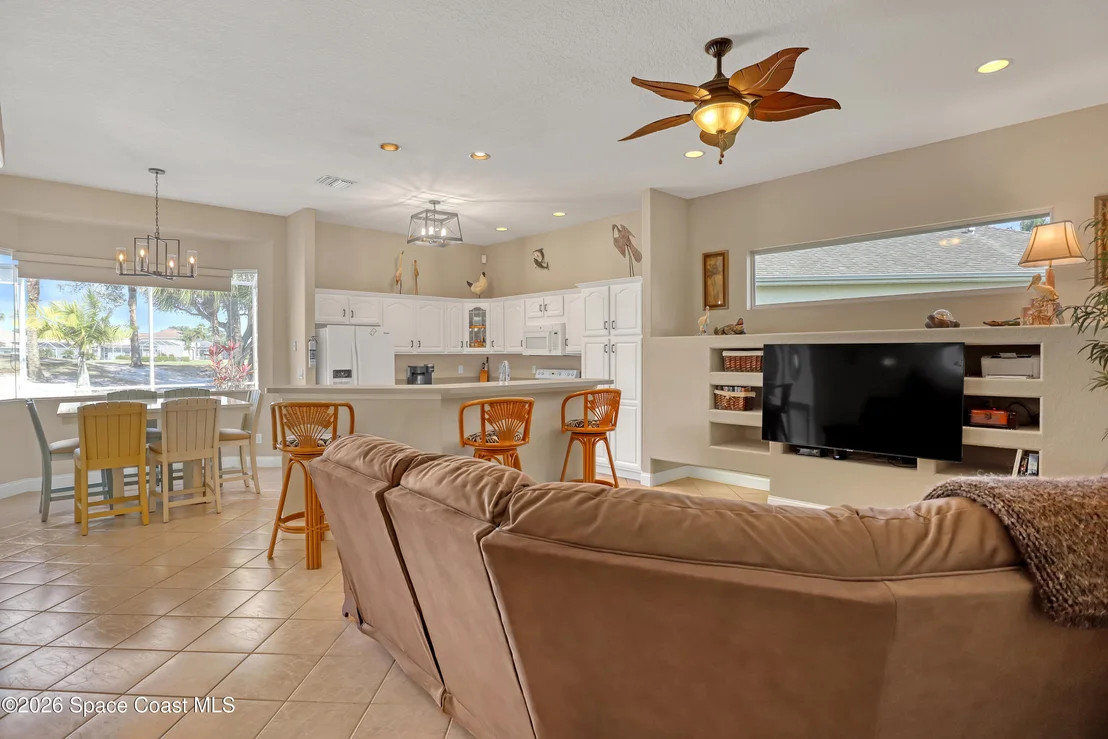 Photo of 2410 Golf Vista Boulevard