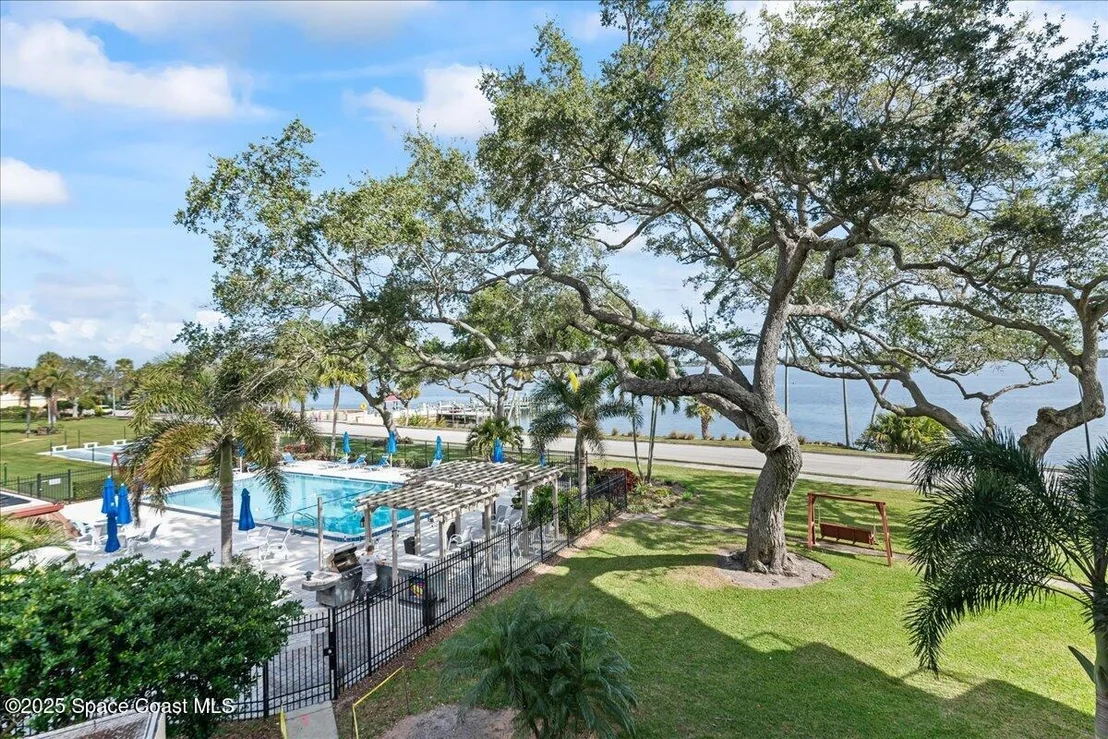 Photo of Unit 303 at 1049 Rockledge Drive