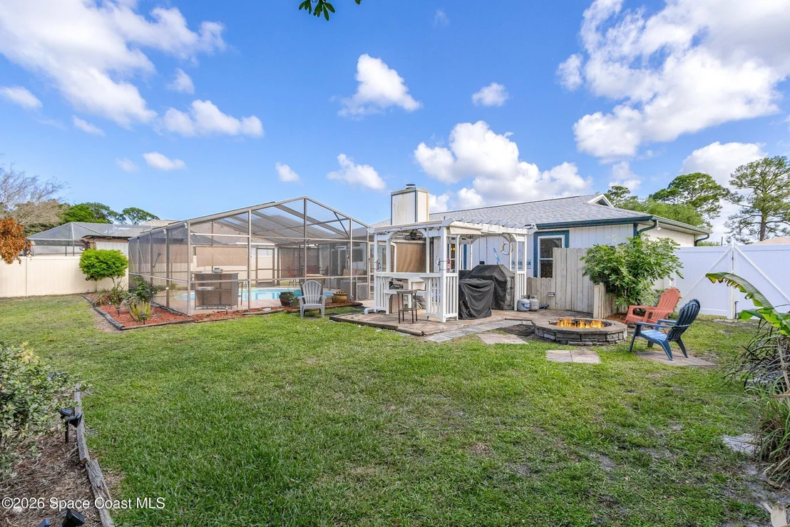 Photo of 413 Orlov Road NW