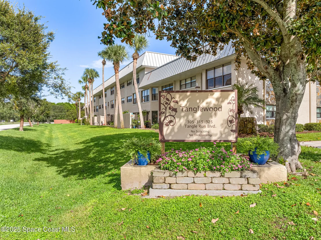 Photo of Unit 1218 at 305 Tangle Run Boulevard