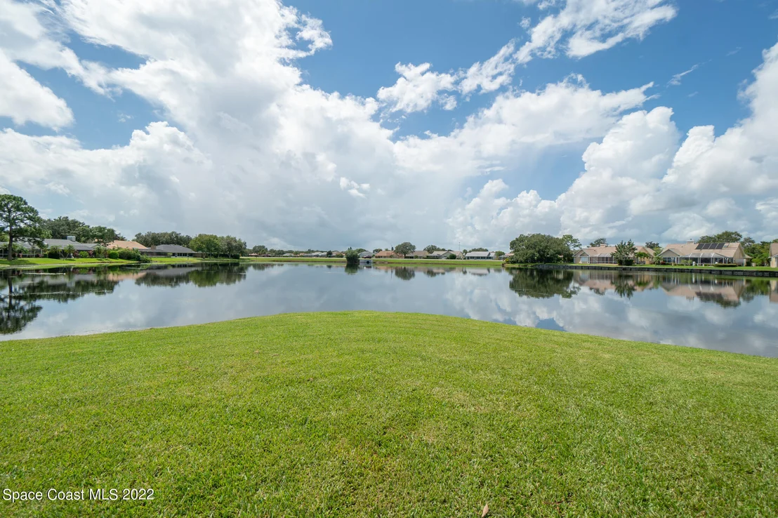 Photo of 686 Rossmoor Circle