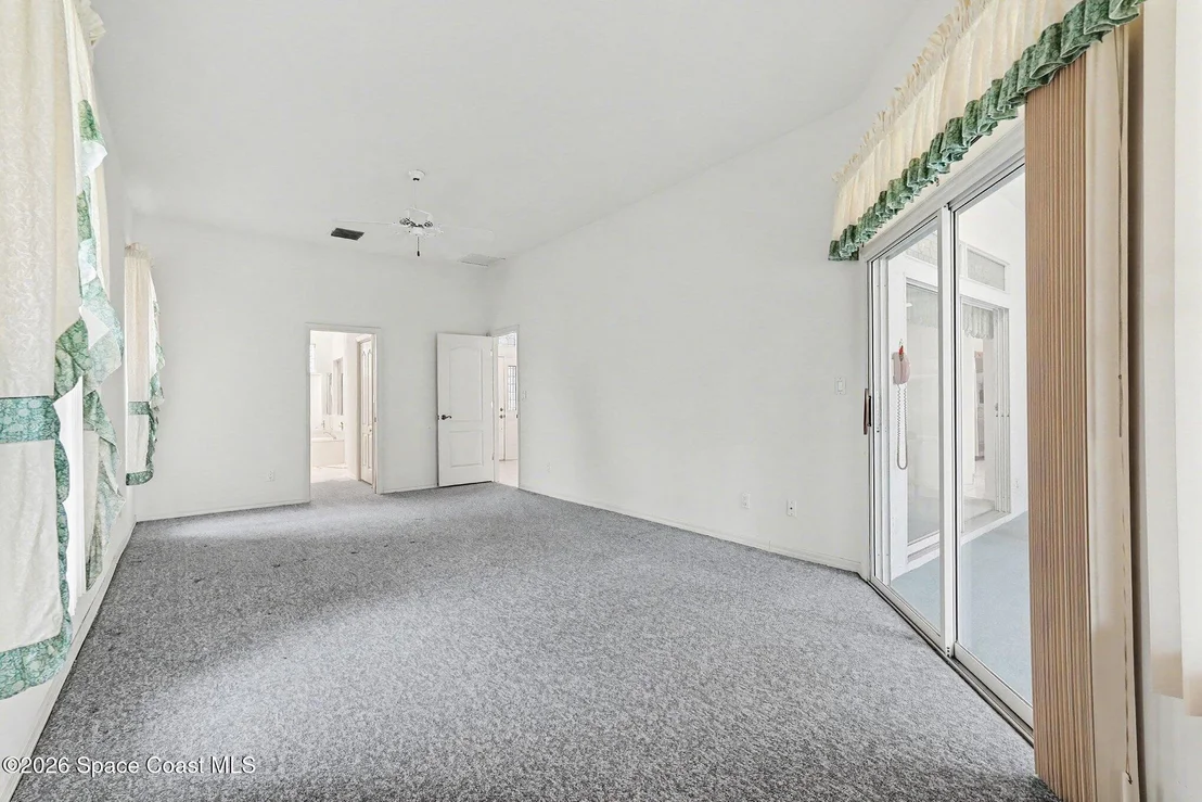 Photo of 981 Victoria Place