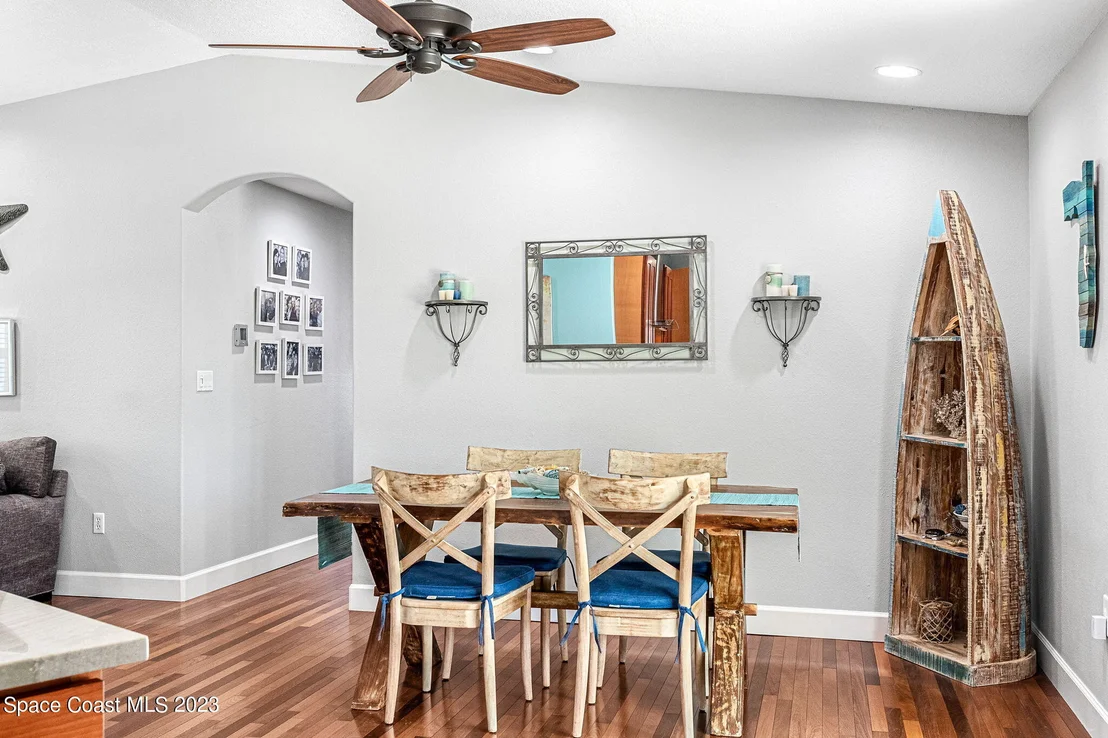 Photo of 425 Cinnamon Drive