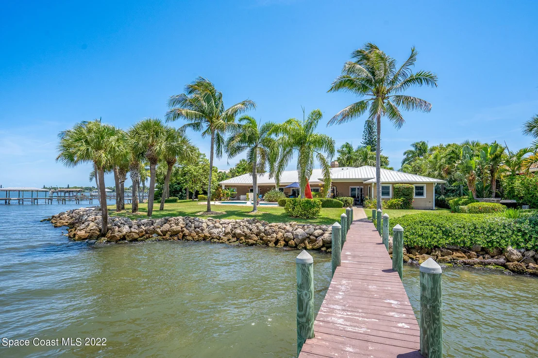 Photo of 437 River View Lane