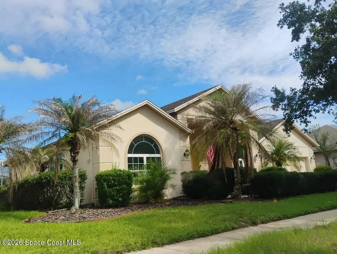 Photo of 321 Fairway Pointe Circle