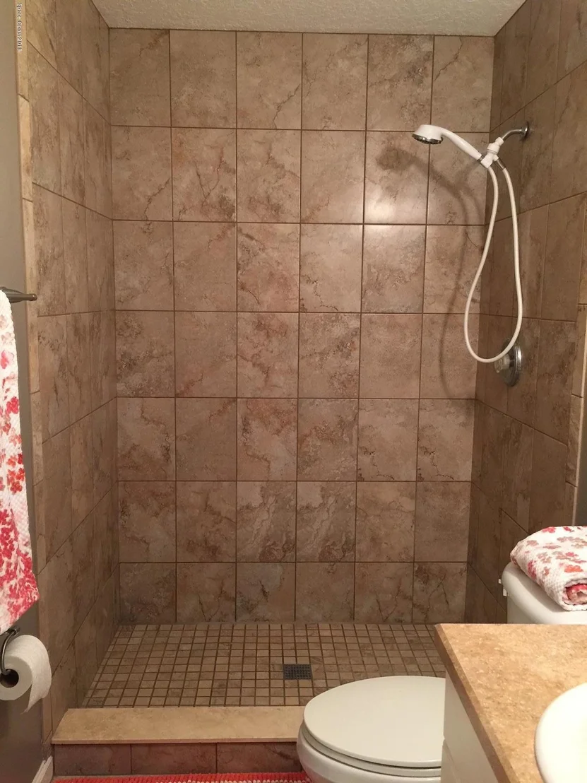 Photo of 805 Bracken NE