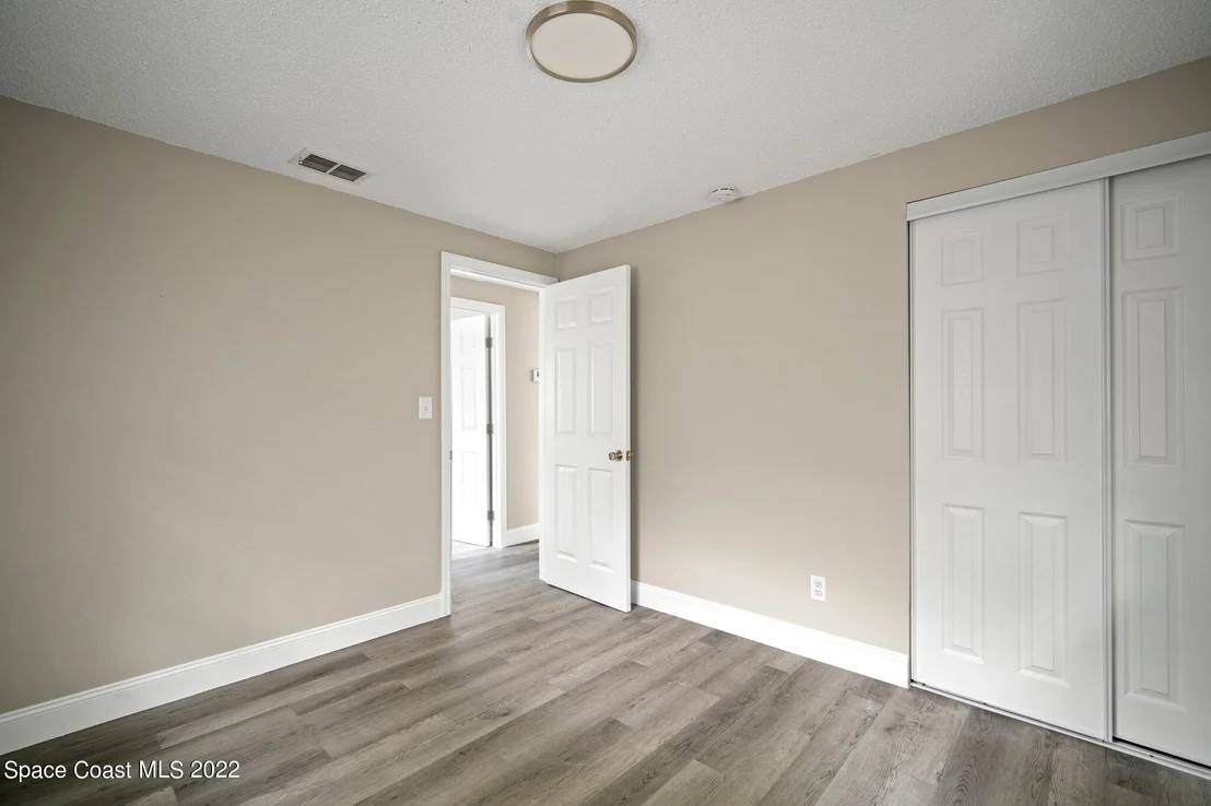 Photo of 1665 134th Avenue N
