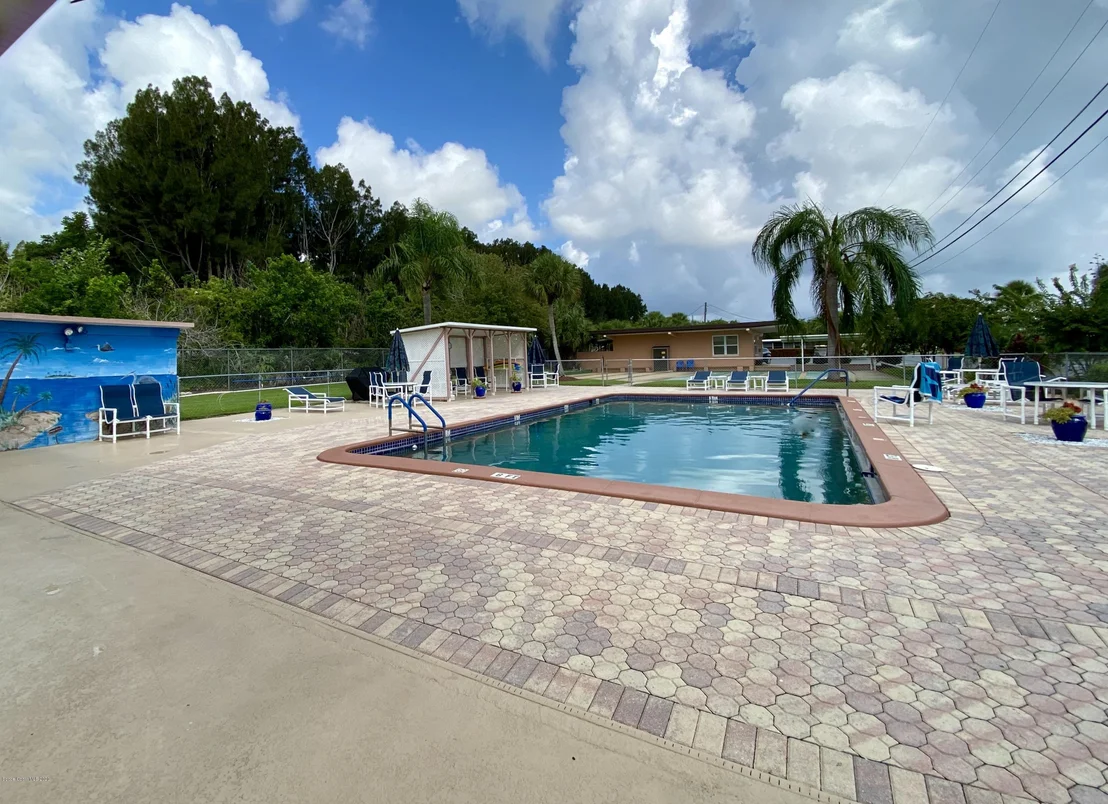 Photo of 2967 Indian River Drive NE